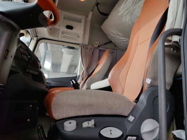 FOTON Auman EST A 4x2 седельный тягач  2023