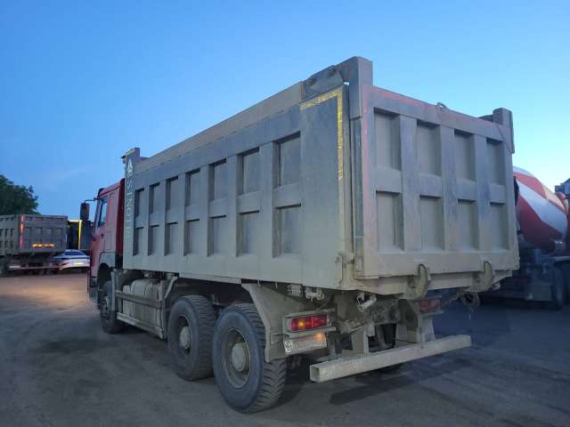 HOWO HW76 ZZ3327S3847E 6x4 Самосвал  2021