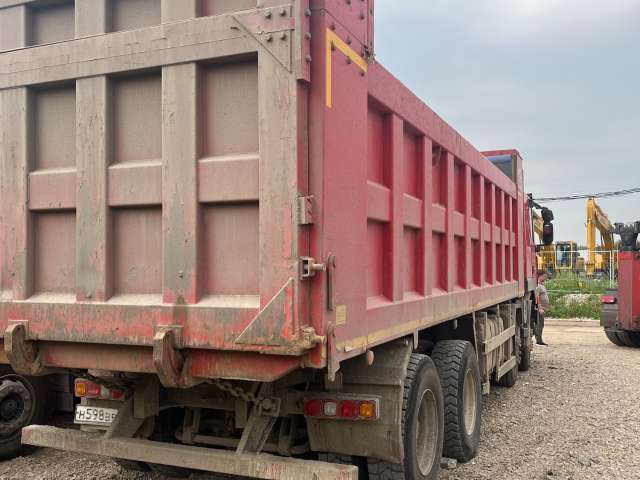Hongyan 908 8x4 Самосвал  2022
