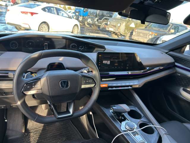 Changan Uni-V DLX 1.5T 7DCT 2023