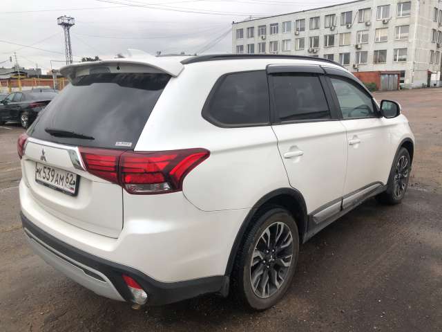 Mitsubishi Outlander Instyle 2.4 CVT 4WD 2021
