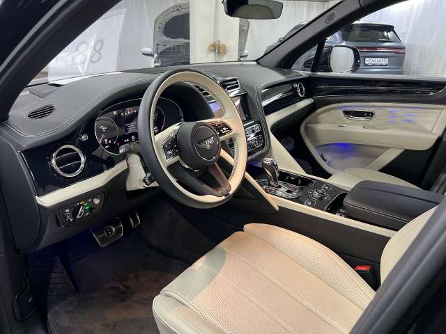 Bentley Bentayga V8 2023