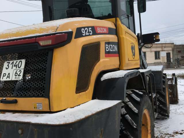 BIZON 925 Фронтальный погрузчик  2021