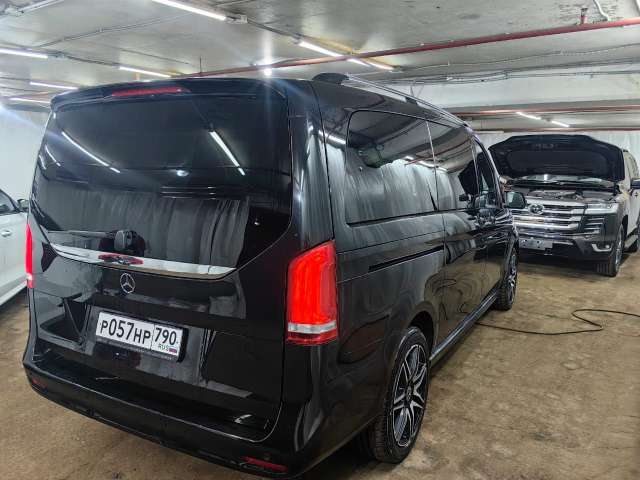 Mercedes-Benz V 220 d L AMG Line+ 4MATIC 2021