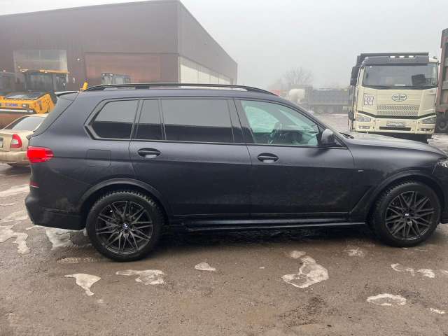 BMW X7 M50d M Special 2021