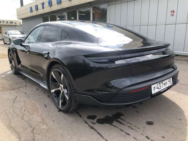 Porsche Taycan Turbo S 2021