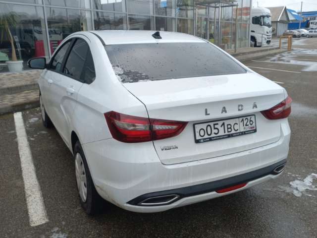 Lada Vesta седан Life 1.6 106hp 5MT 2023