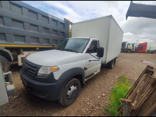 UAZ Profi Промтоварный фургон длинная база Base двускатный мост 4х2 2.7 5MT 2023