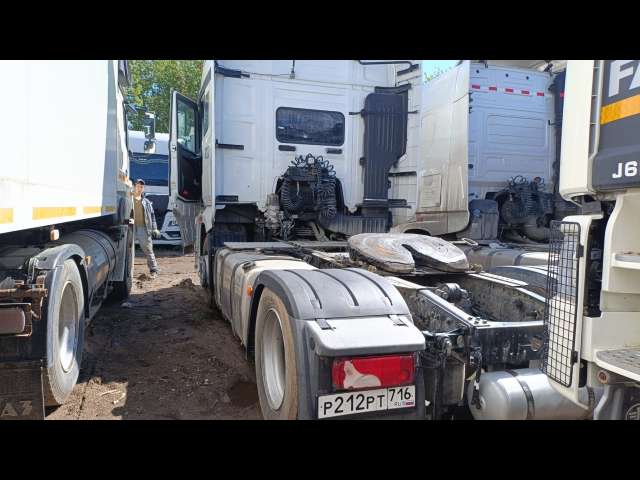 FAW J7 CA4180P77K25E5 Седельный тягач 4х2  2023