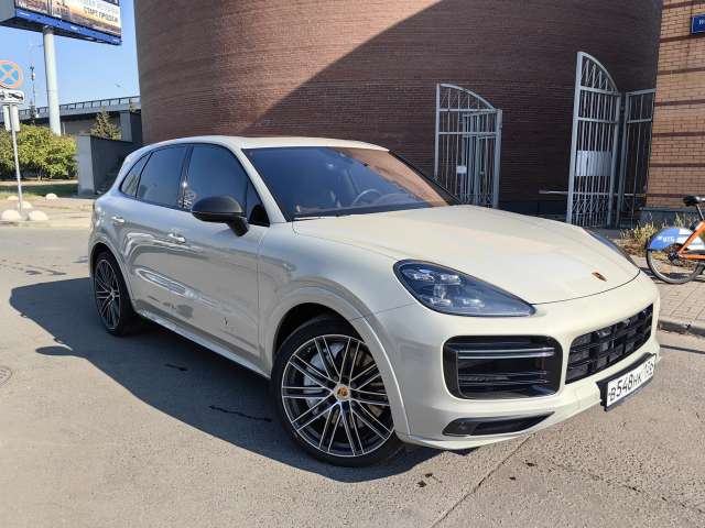 Porsche Cayenne Turbo 2022