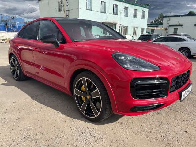 Porsche Cayenne GTS Coupe 2021