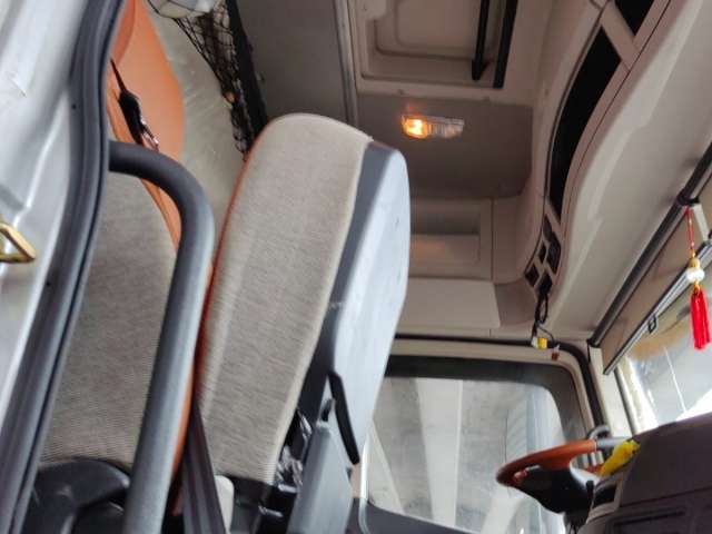 FOTON Auman EST A 4x2 седельный тягач  2023
