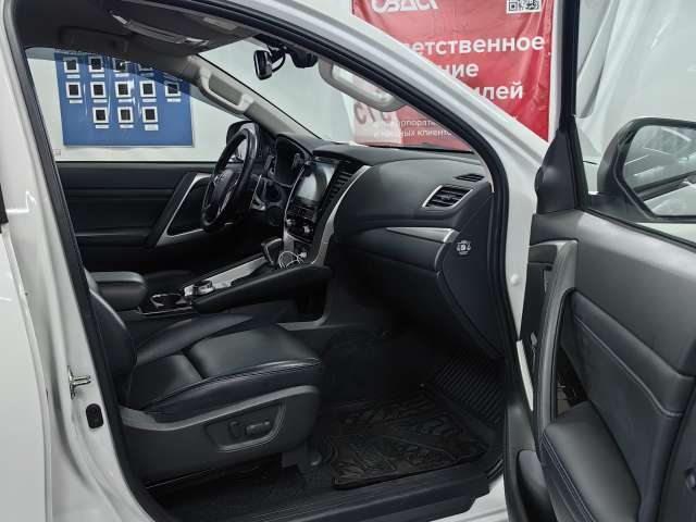 Mitsubishi Pajero Sport Ultimate 2.4d 8AT 2022