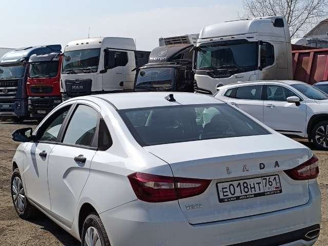 Lada Vesta седан Comfort 1.6 106hp 5MT 2023