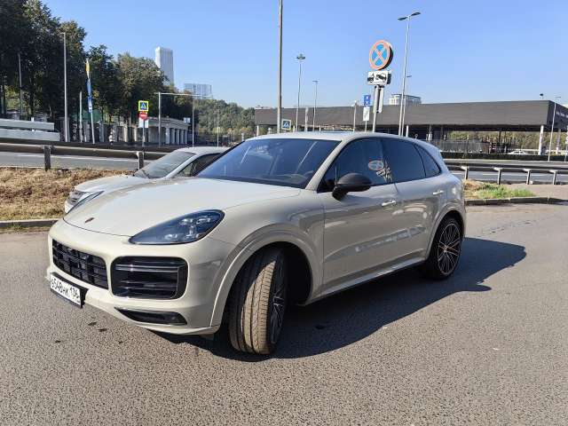 Porsche Cayenne Turbo 2022
