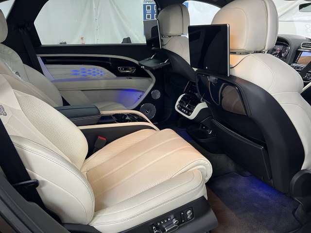 Bentley Bentayga V8 2023