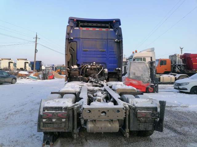 SITRAK C7H ZZ4186V361HE Седельный тягач  2023