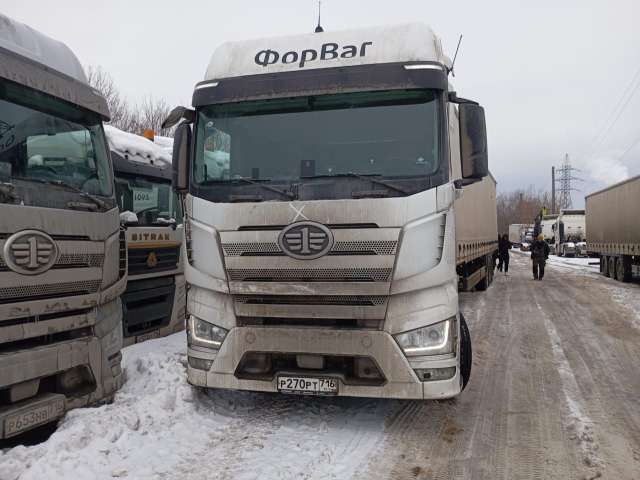 FAW J7 CA4180P77K25E5 Седельный тягач 4х2  2023