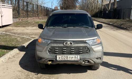 Lada Niva Travel