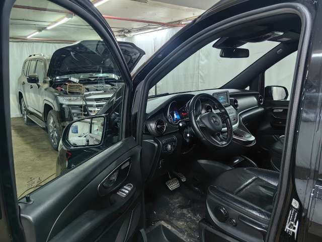 Mercedes-Benz V 220 d L AMG Line+ 4MATIC 2021