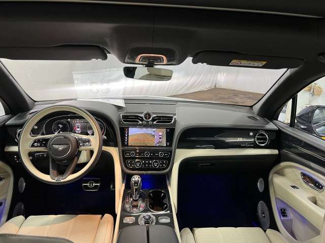 Bentley Bentayga V8 2023