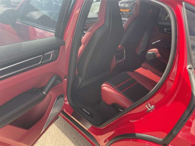 Porsche Cayenne GTS Coupe 2021