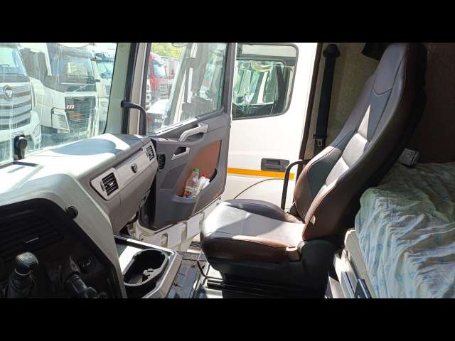 FAW J7 CA4180P77K25E5 Седельный тягач 4х2  2023