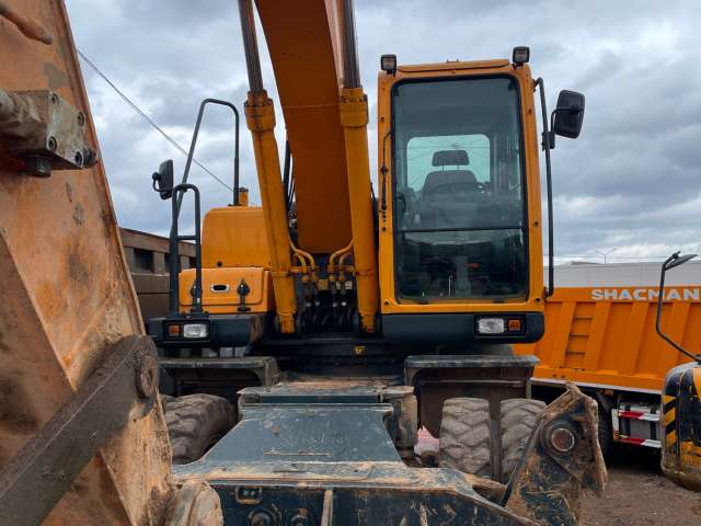 Hyundai R210W-9S Экскаватор  2019