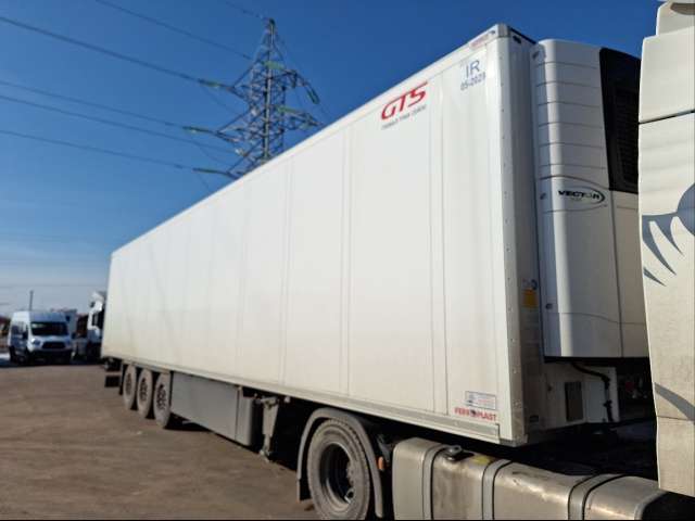 Schmitz Cargobull SKO24 Полуприцеп изотермический/рефрижератор  2023