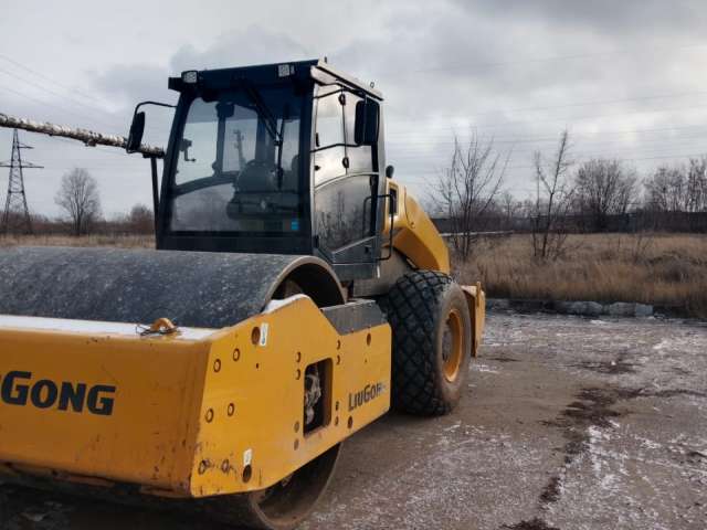 LIUGONG 6618E Каток грунтовый  2022