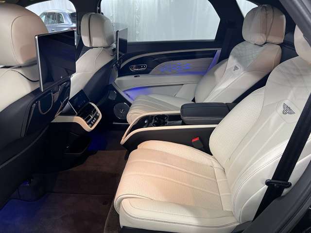 Bentley Bentayga V8 2023