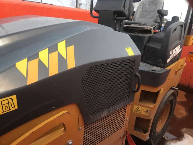 XCMG XMR403 Каток дорожный вибрационный  2022