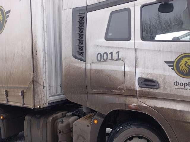 FAW J7 CA4180P77K25E5 Седельный тягач 4х2  2023