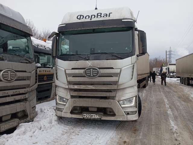 FAW J7 CA4180P77K25E5 Седельный тягач 4х2  2023