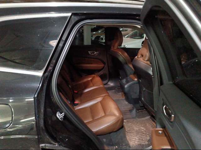 Volvo XC60 B5 Momentum 249hp 8AT 2018