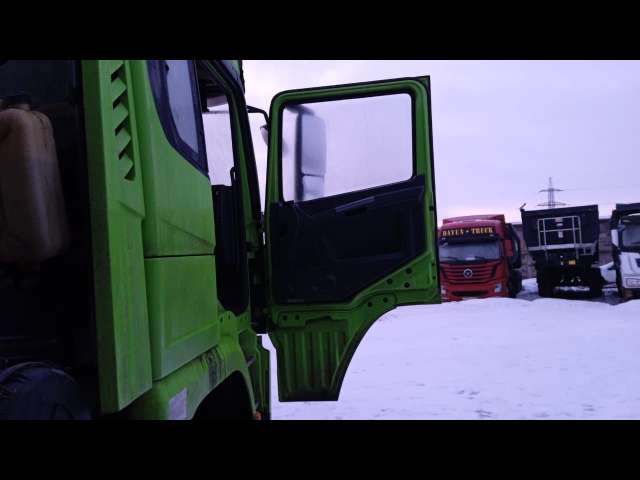 SHACMAN SX42584V324 6х4 Седельный тягач 2022