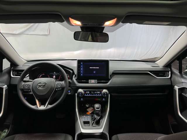 Toyota RAV4 Style 2.0 CVT 4WD 2023