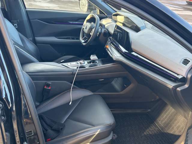 Changan Uni-V DLX 1.5T 7DCT 2023