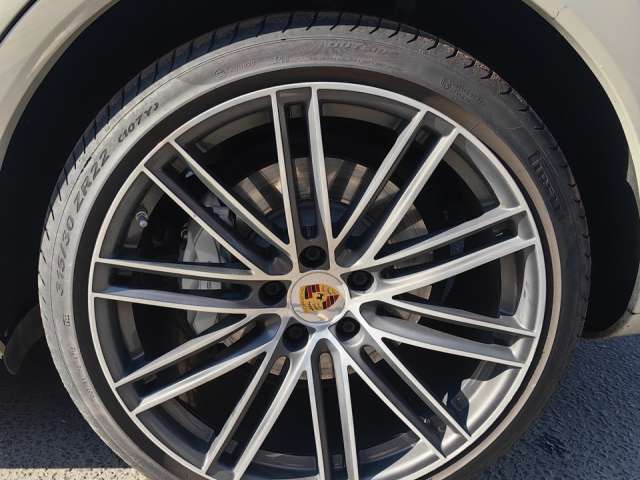 Porsche Cayenne Turbo 2022