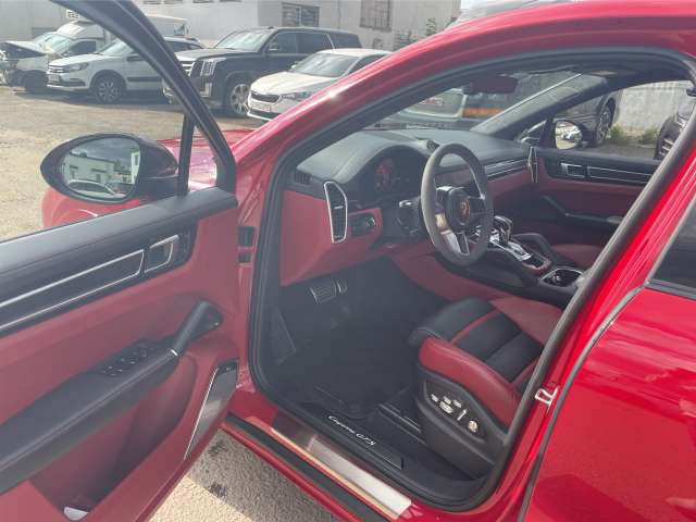 Porsche Cayenne GTS Coupe 2021