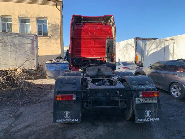 SHACMAN SX42584W324C 6x4 Седельный тягач  2022